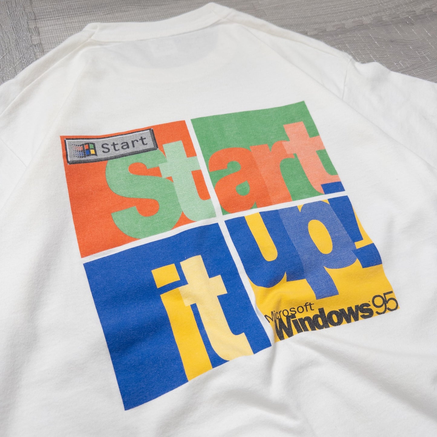 90s Microsoft ”Windows Start it up!” XL